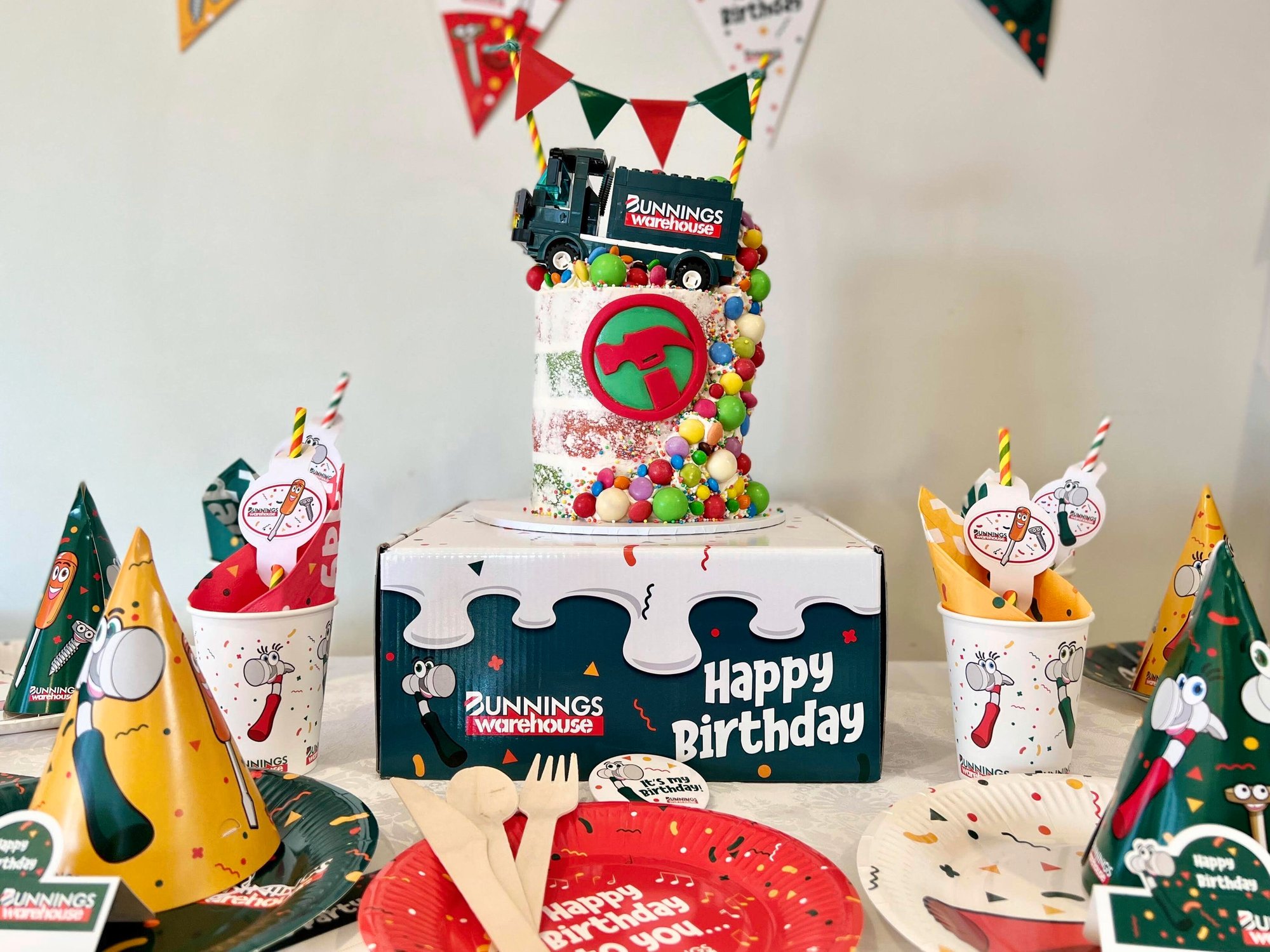bunnings-warehouse-kids-birthday-party-pack-cake-setup-novelli bunnings-warehouse-kids-birthday-party-pack-cake-setup-novelli